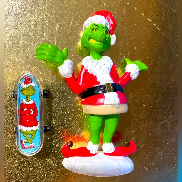 DR SEUSS THE GRINCH WHO STOLE CHRISTMAS UNIVERSAL STUDIOS FIGURE & SKATEBOARD - Picture 4 of 9